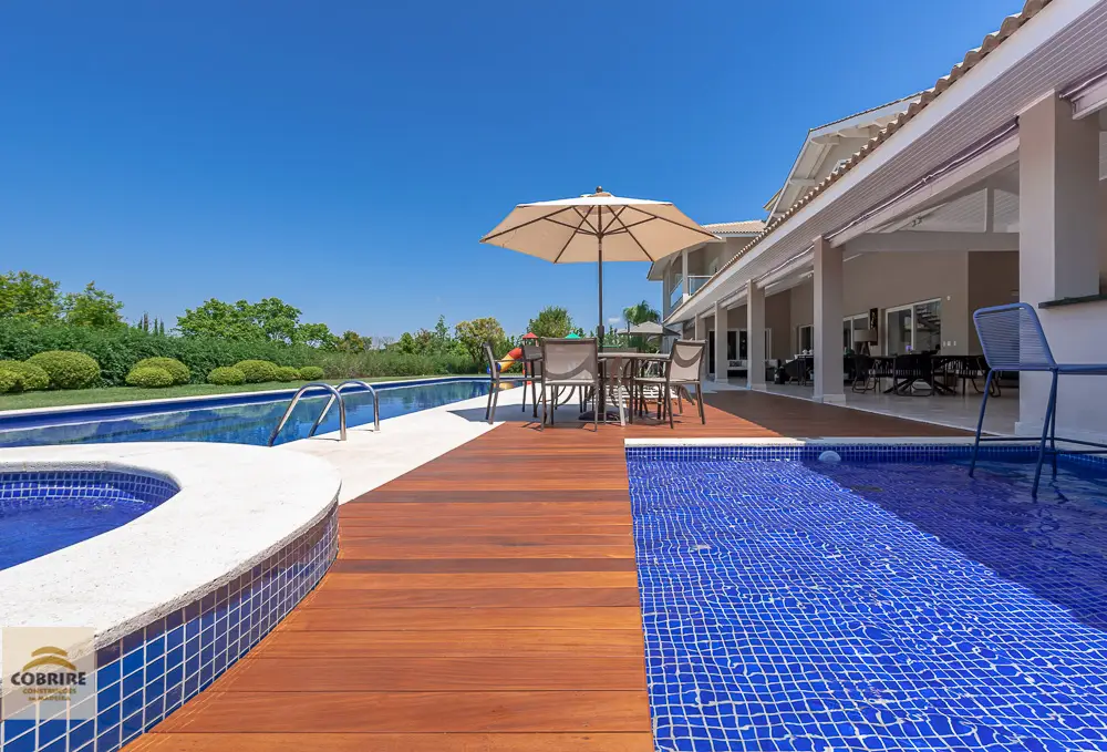 Piscina com deck Cobrire