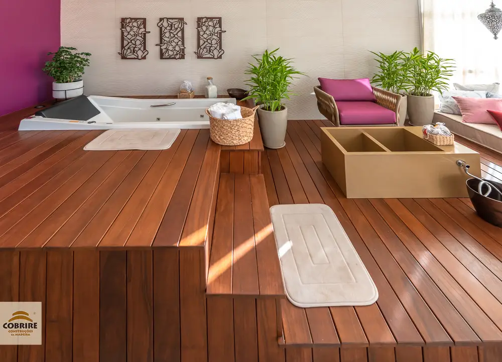 Hidro spa com deck de madeira Cobrire